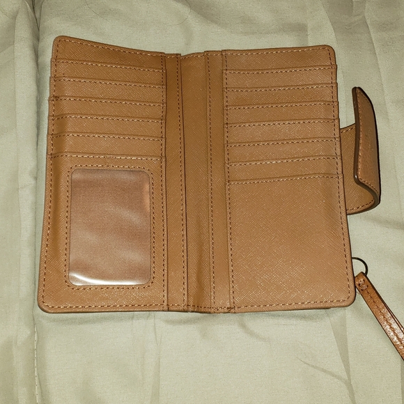 Fossil Full Size Tan Wallet - Picture 5 of 6